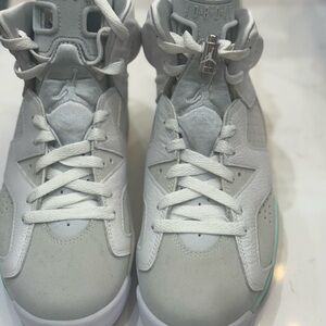 Air Jordan 6 Retro Womens size 7.5 (Worn Once)
